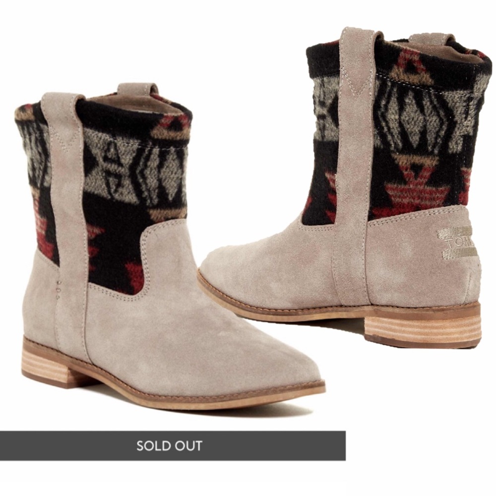 TOMS Laurel suede desert taupe short calf boots